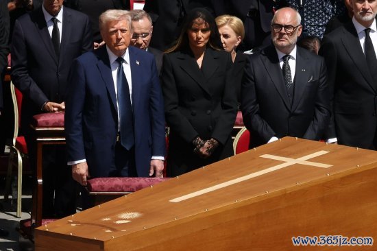 中国正规股票app排名 上任百日支持率跌穿四成 特朗普准备走出白宫“舒适圈”重拾民心